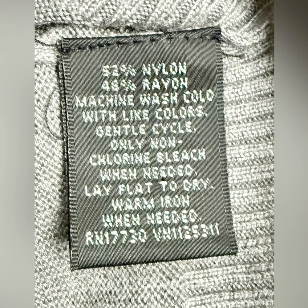 Target Women's V-Neck Sweater - Picture 6 of 6